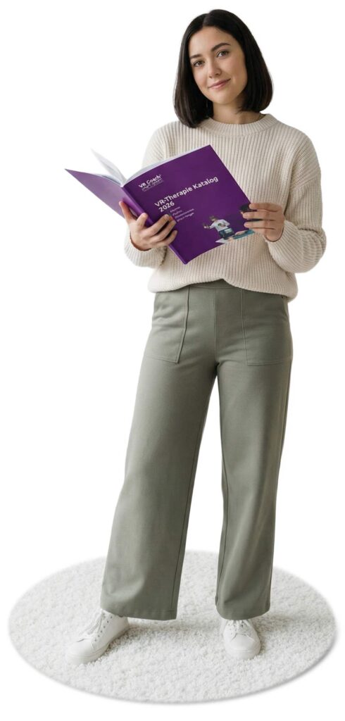 Stehende Frau mit Katalog in der Hand, VR Coach smartsystem VR Therapie