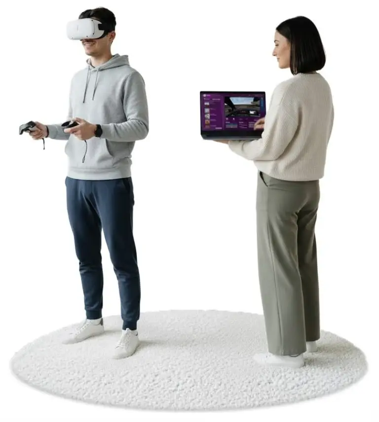Therapeutin am Laptop mit Patient und VR Headset, VR Coach smartsystem VR Therapie