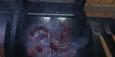 VR Therapie Sucht - BBQ Szenario, Wurst am Grill